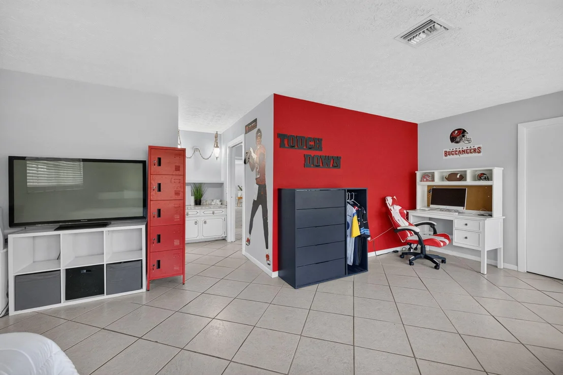Photo of 2409 NW Everglades Boulevard