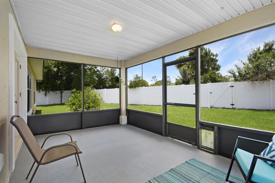 Photo of 948 Oak Arbor Circle