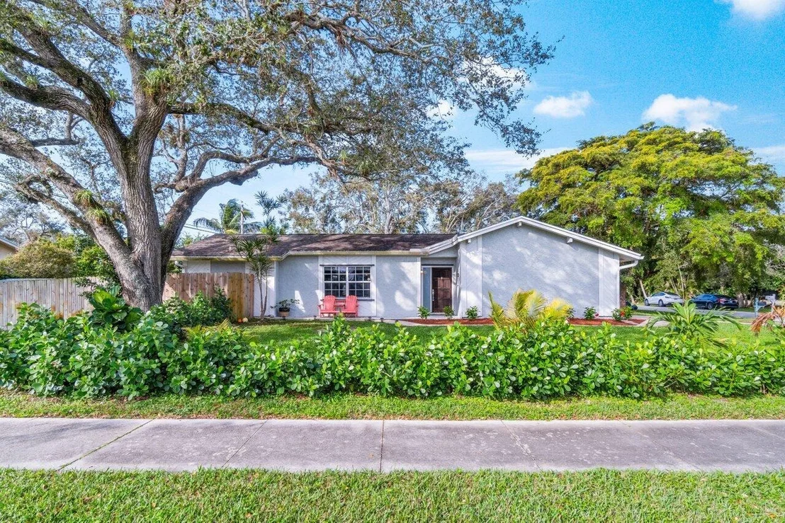Photo of 4516 Pinetree Drive