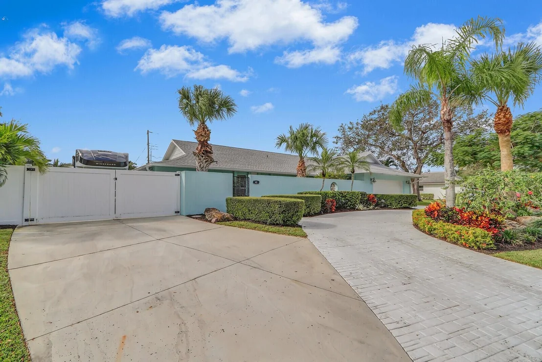 Photo of 41 Golfview Drive