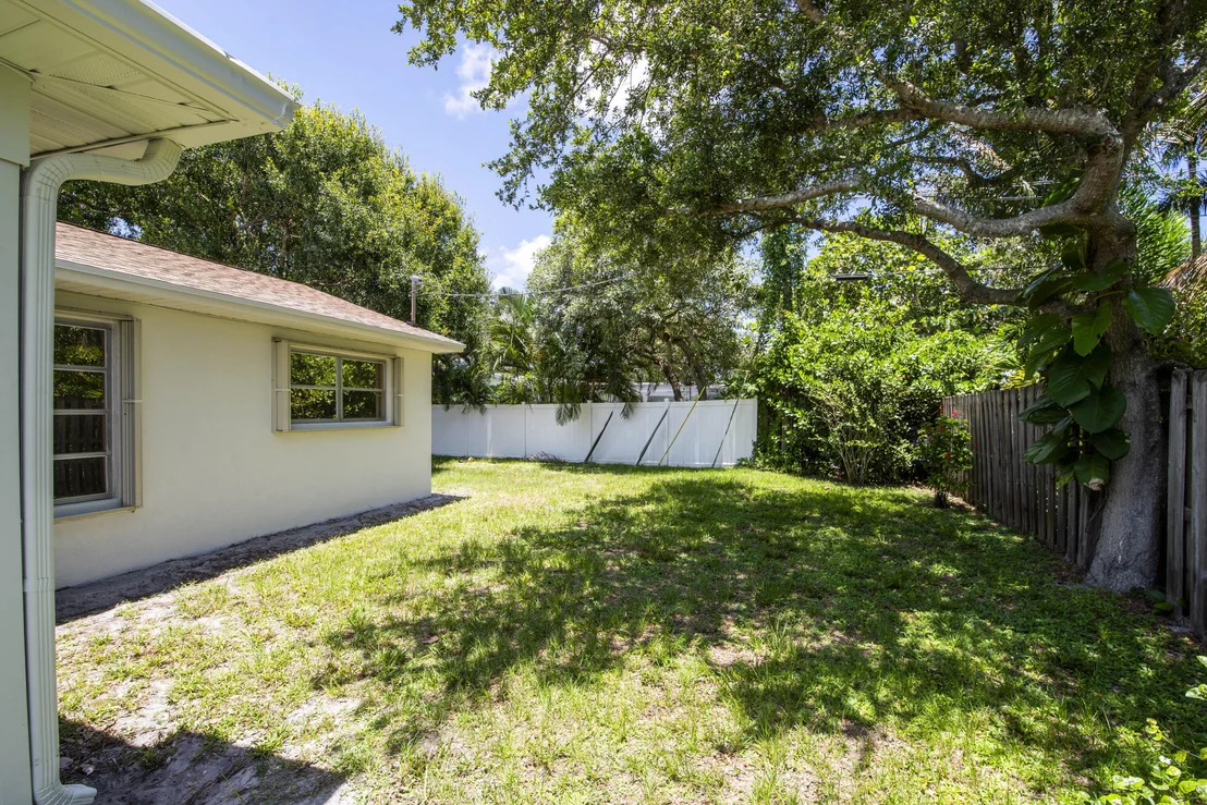 Photo of 18020 Palm Point Drive