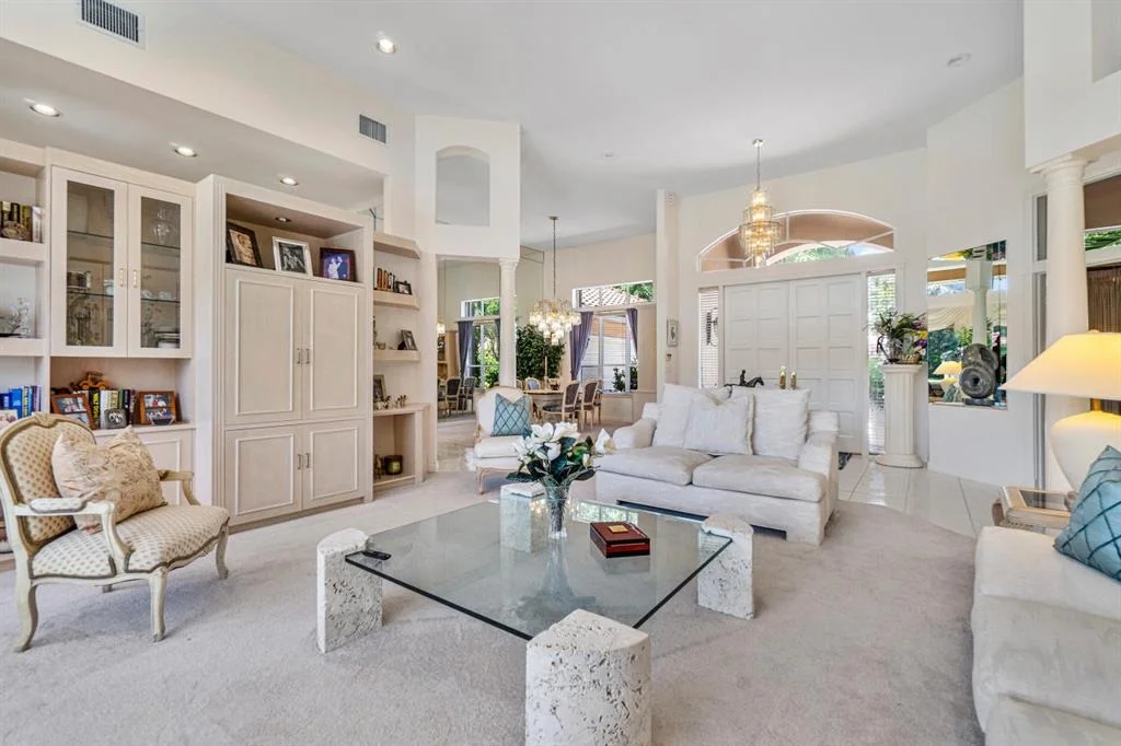 Photo of 113 N River Drive E