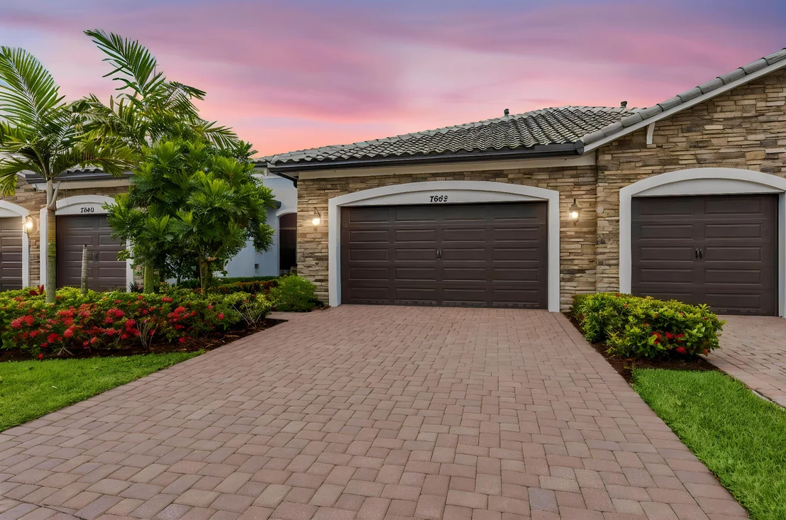 Photo of 7642 N Blue Spring Drive