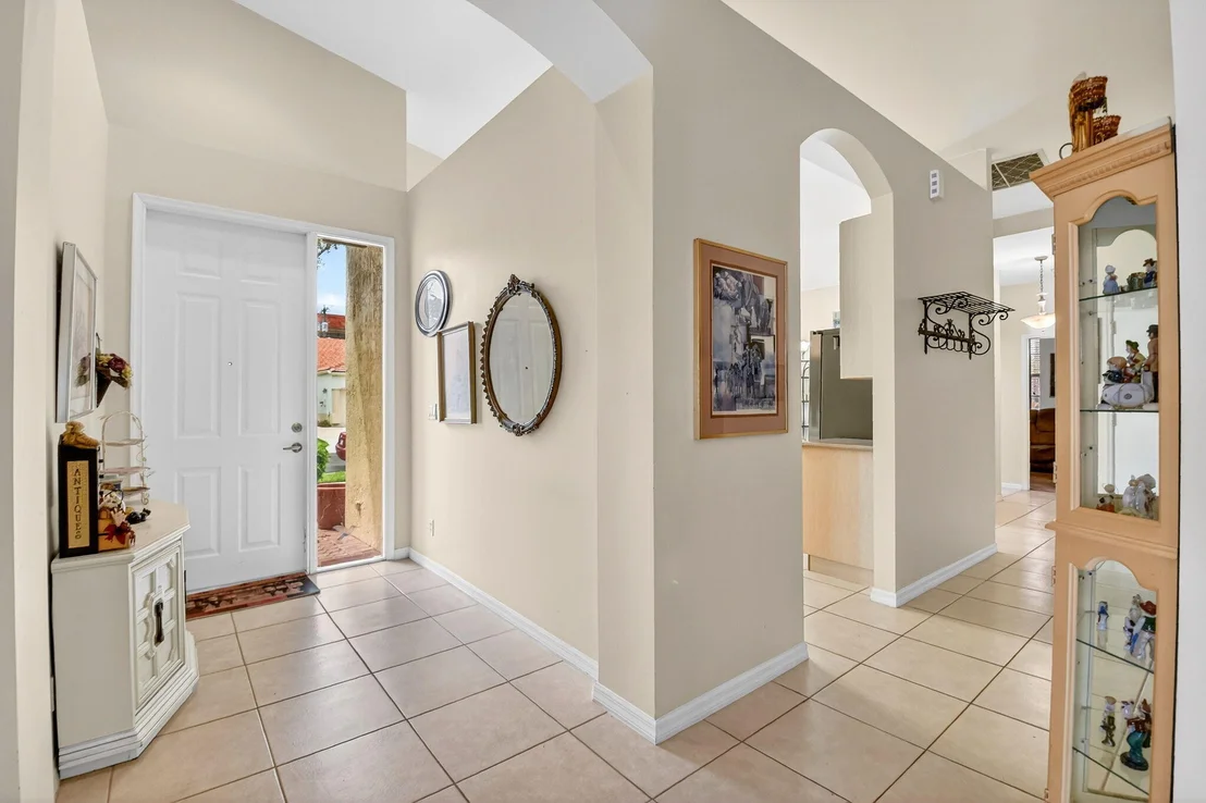 Photo of 6276 Heliconia Road