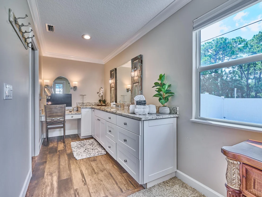 Photo of 708 Weldwood Road