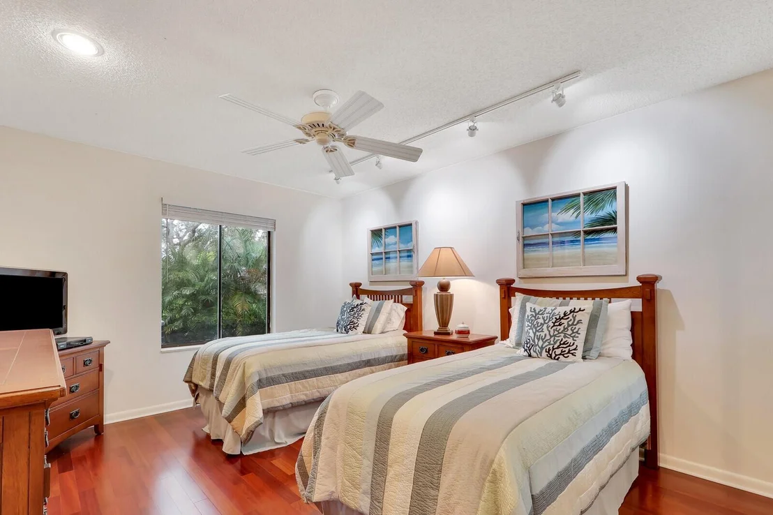 Photo of 408 River Edge Road
