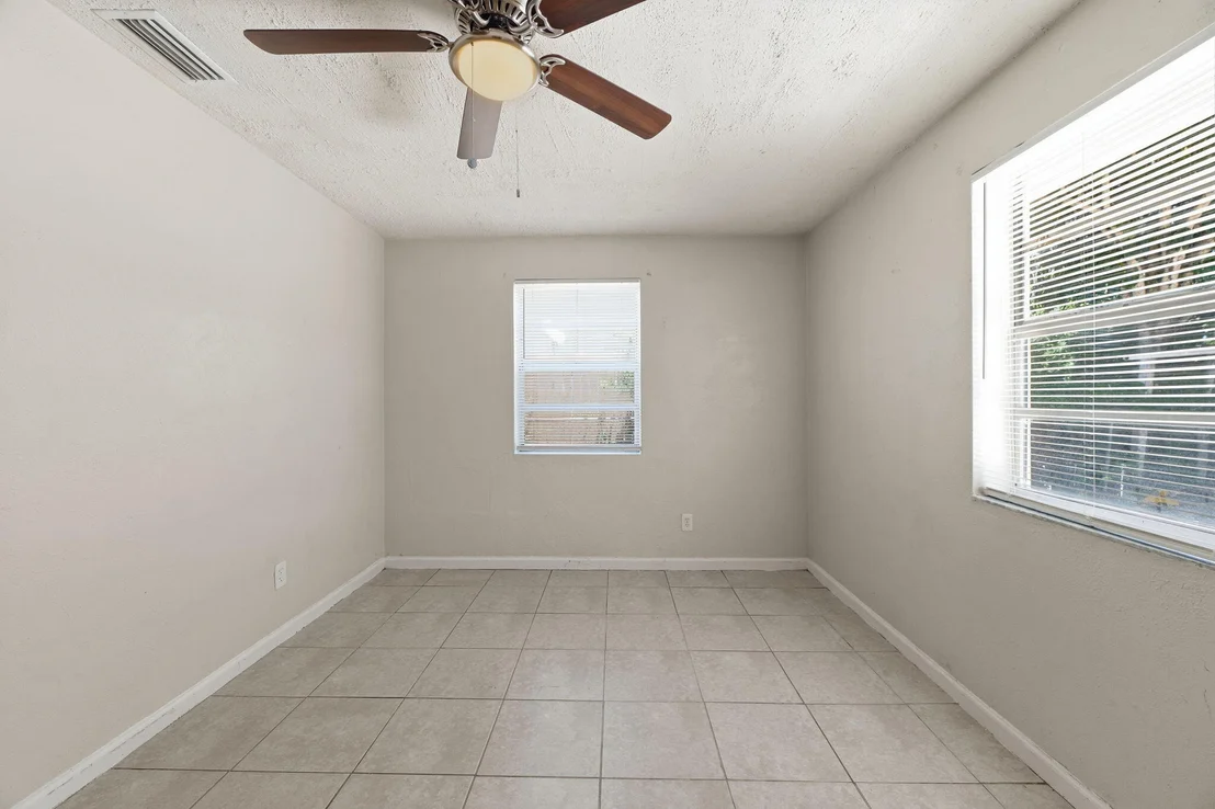 Photo of 4888 Prince Drive
