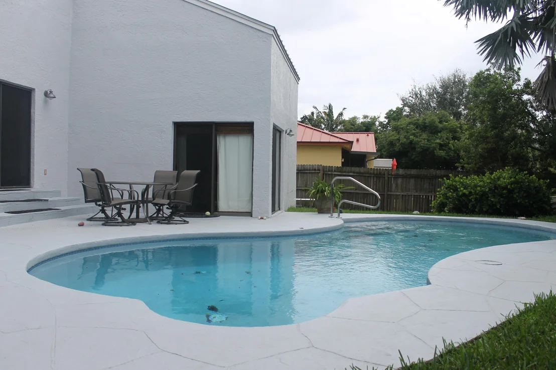 Photo of 945 NW Le Grace Circle
