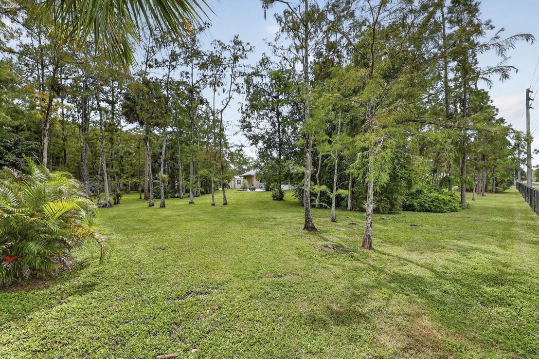 Photo of 16477 Orange Boulevard