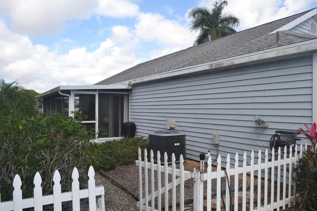 Photo of 4699 Lakeside Circle