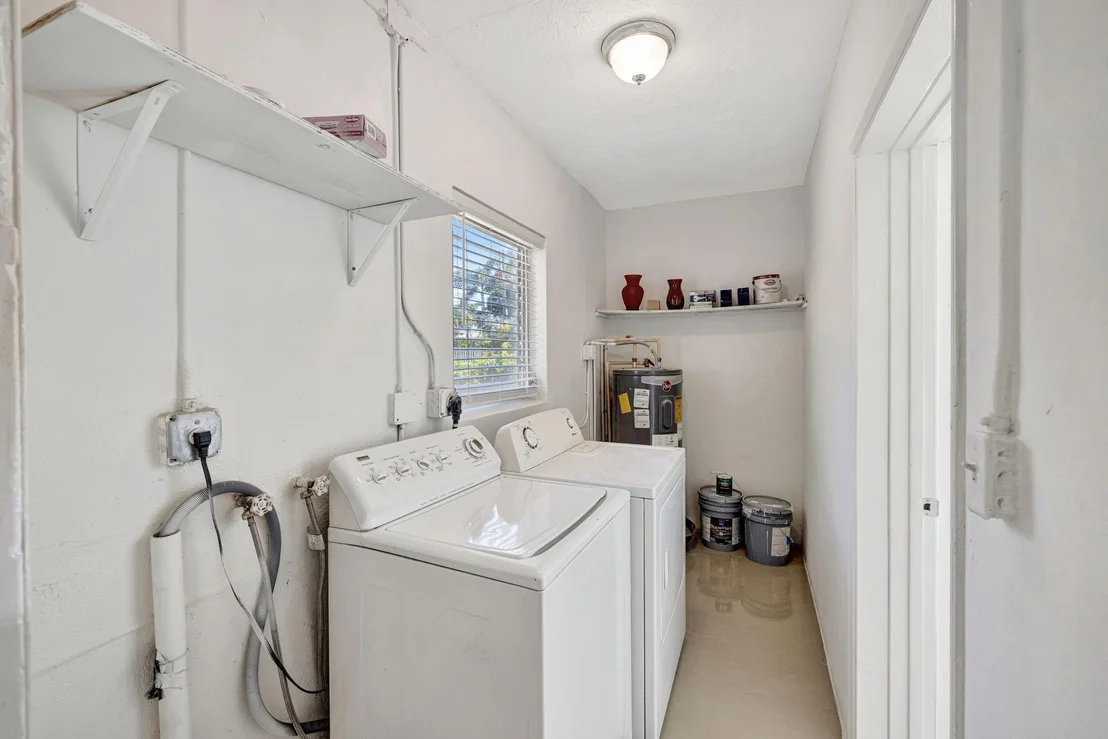 Photo of 810 SE 1st Avenue