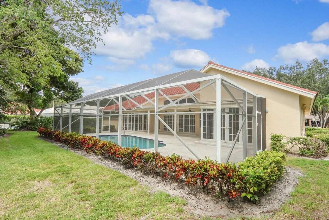 Photo of 18517 SE Heritage Drive