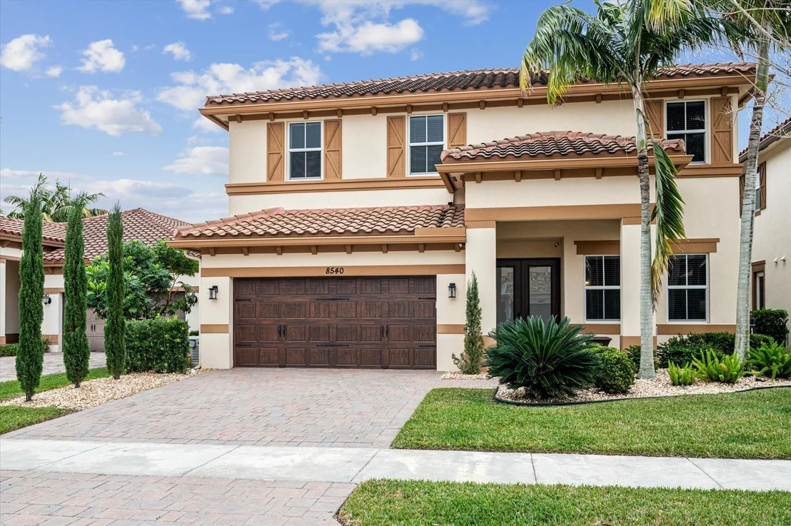 Photo of 8540 Lakeside Drive