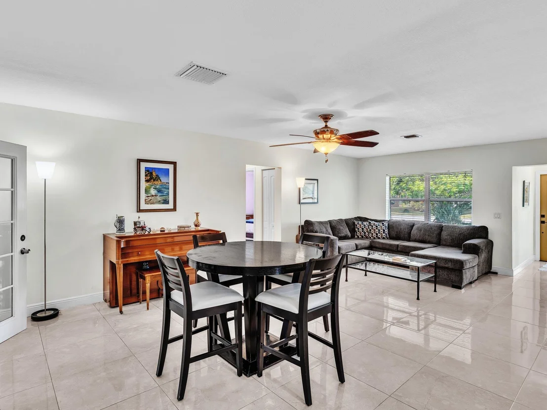 Photo of 633 Heron Drive