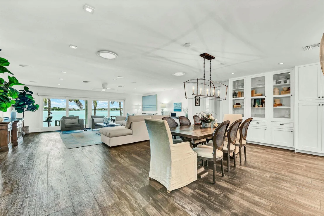 Photo of 972 Marlin Drive
