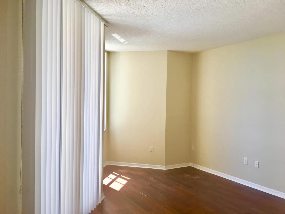 Photo of Unit 607 at 255 Evernia Street
