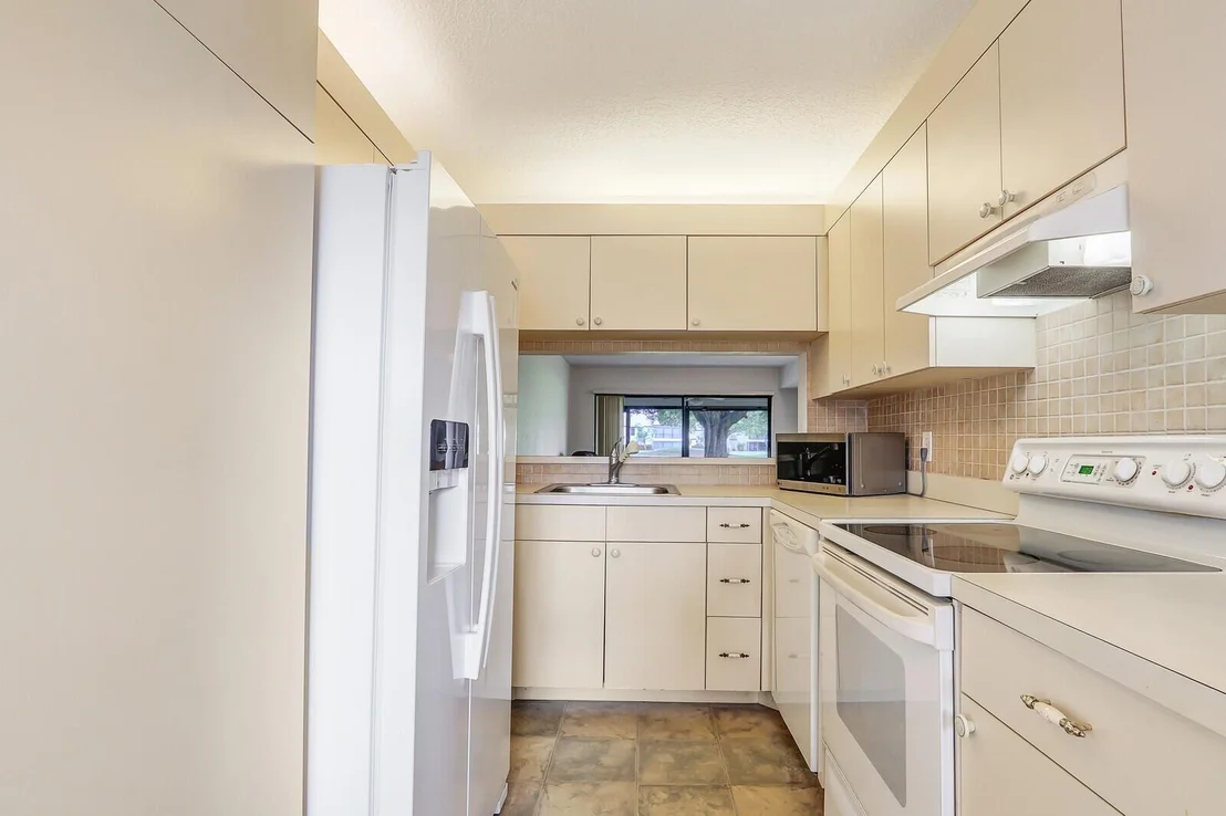 Photo of Unit F at 501 Pinecrest Circle