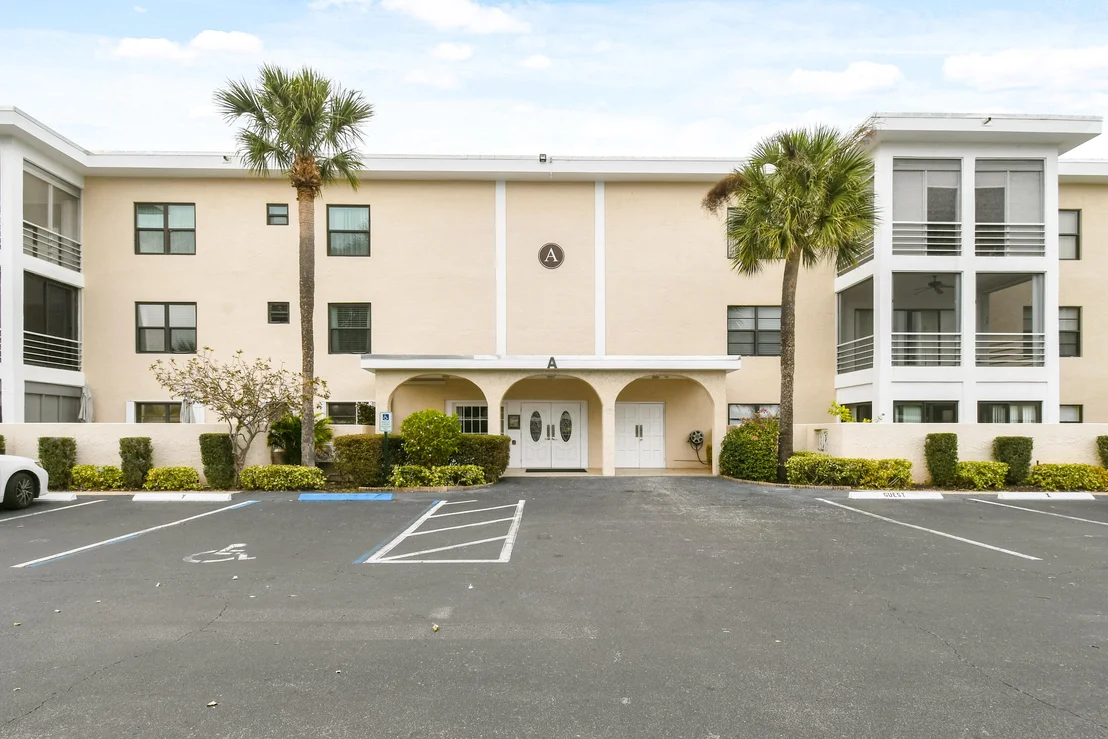 Photo of Unit 209A at 300 N Highway A1a