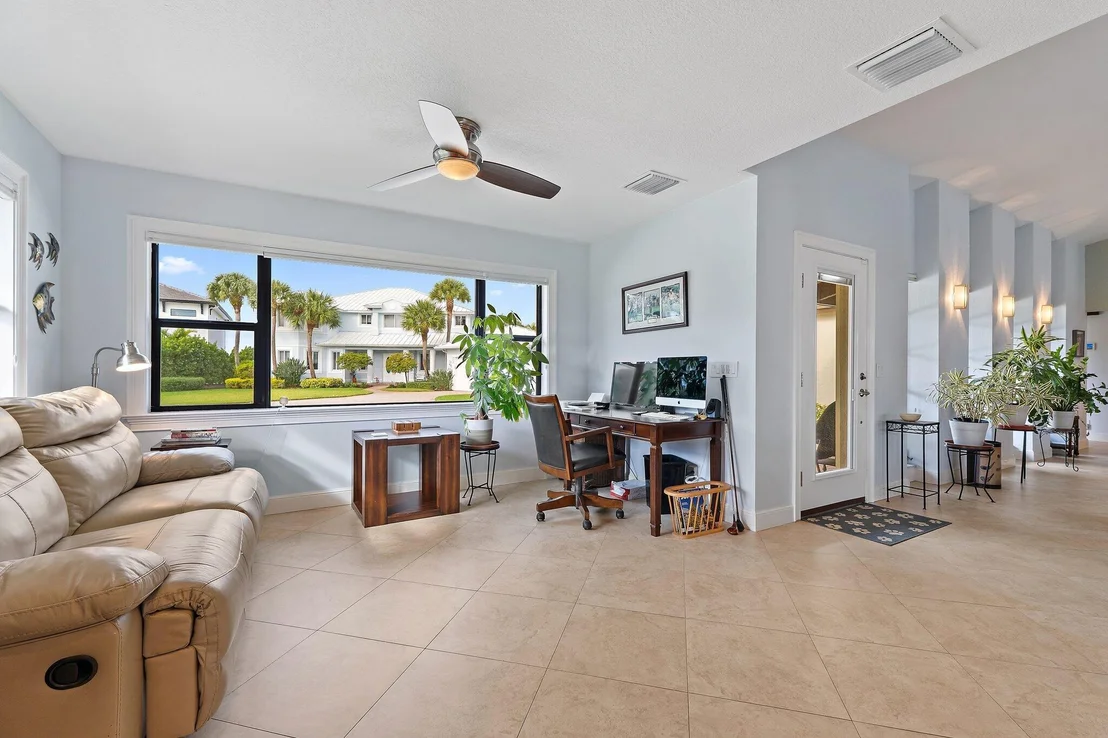 Photo of 348 River Drive