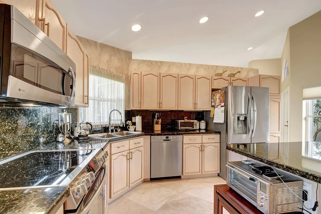 Photo of 120 Harbor Lake Circle