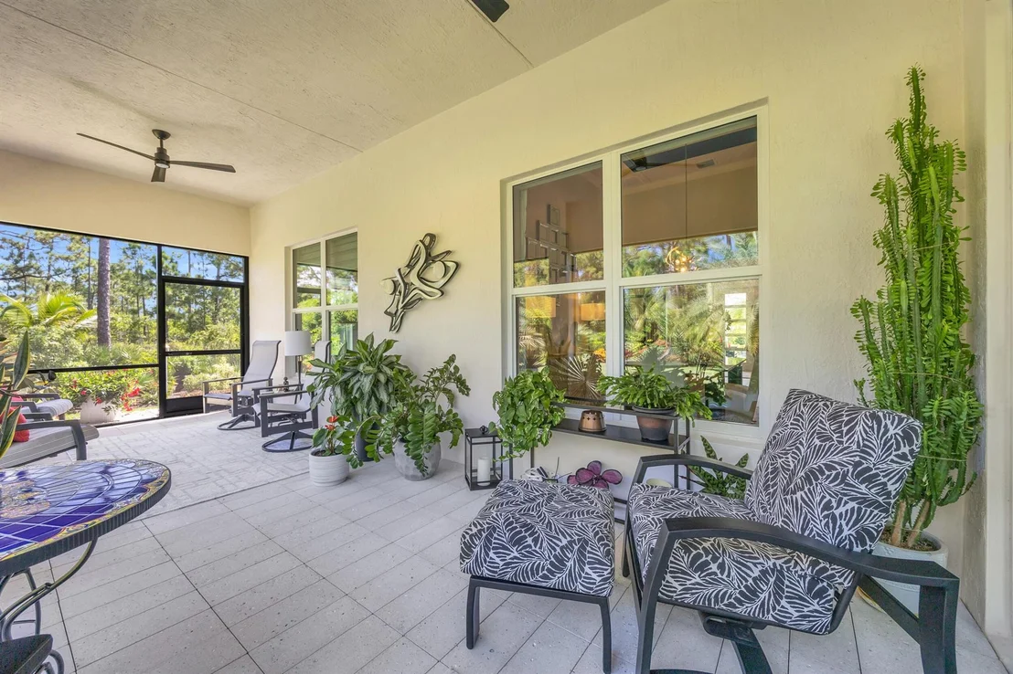 Photo of 718 SW Riverwatch Place