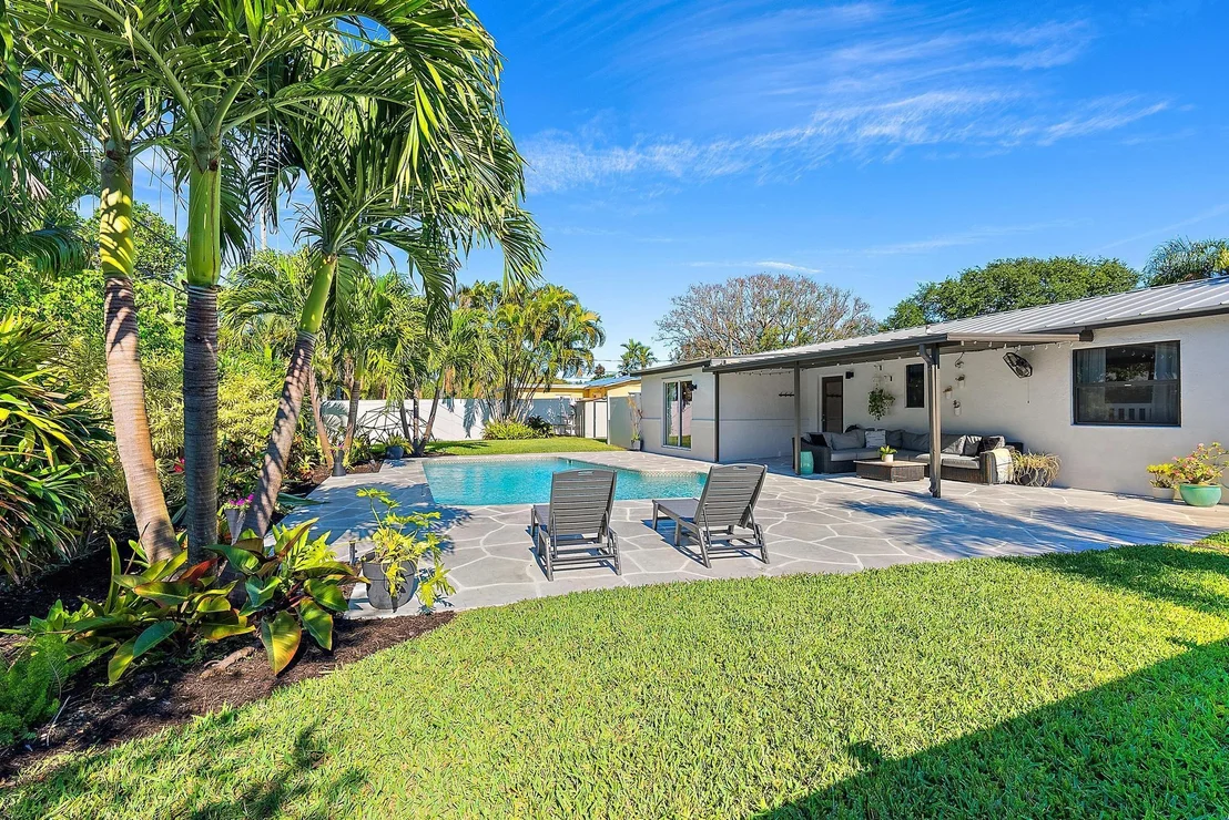 Photo of 925 Lighthouse Drive