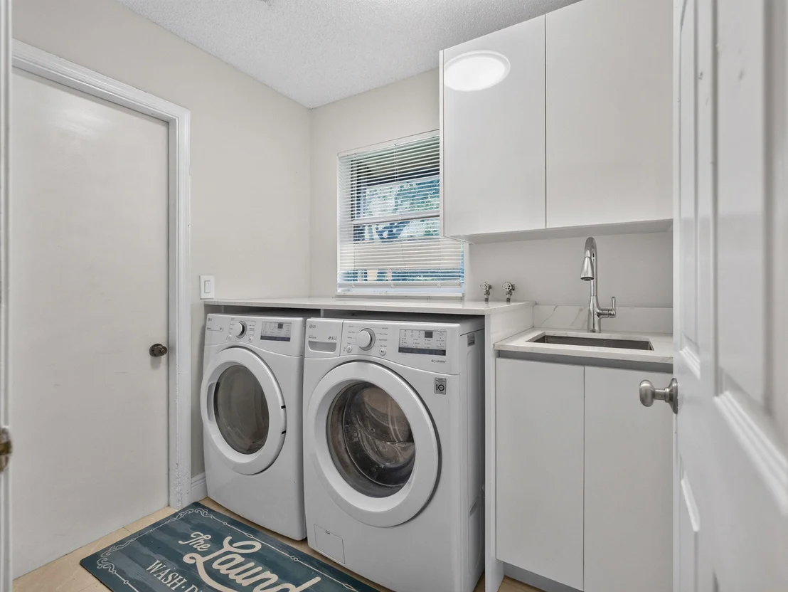 Photo of 832 WATERVIEW Drive