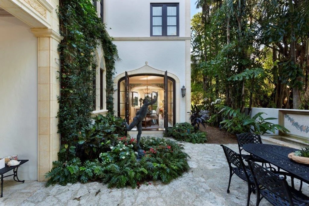 Photo of 439 Worth Avenue