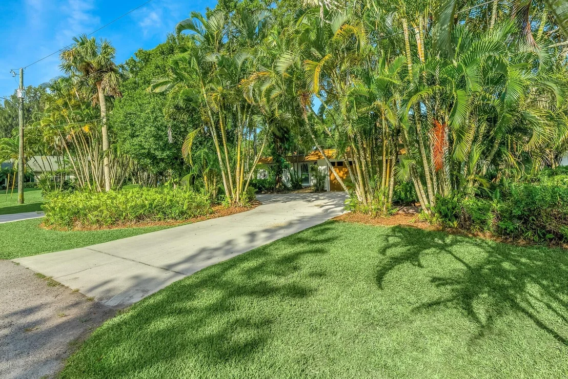 Photo of 4356 9th Lane