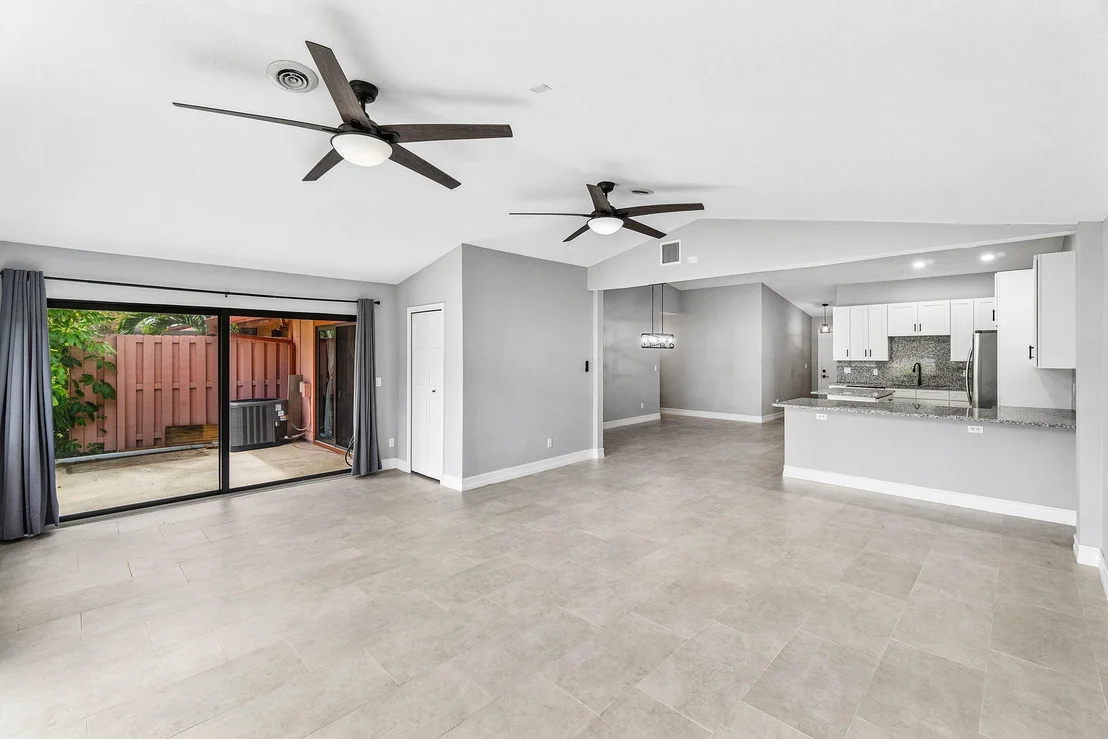 Photo of 120 Mayfair Lane