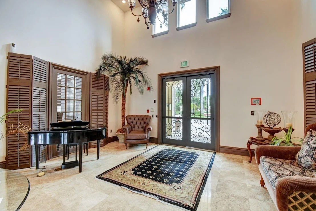 Photo of 809 Villa Circle