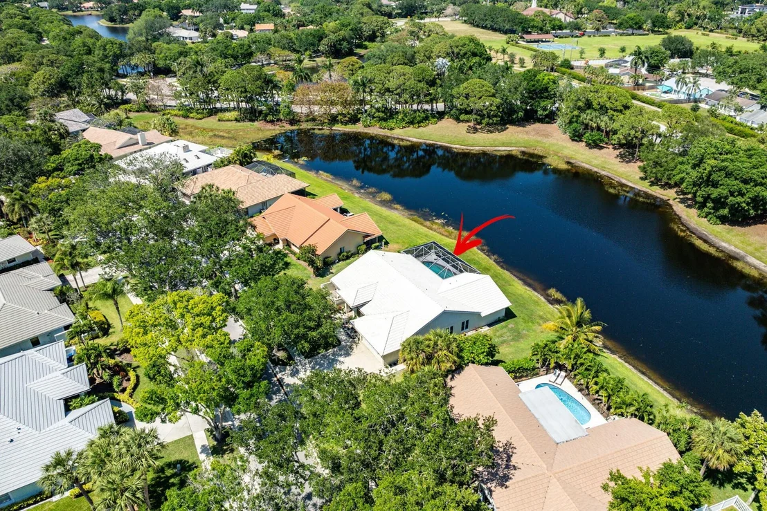 Photo of 18330 Lake Bend