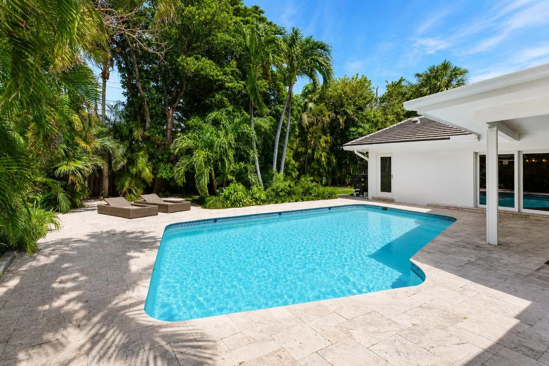 Photo of 2401 Banyan Road