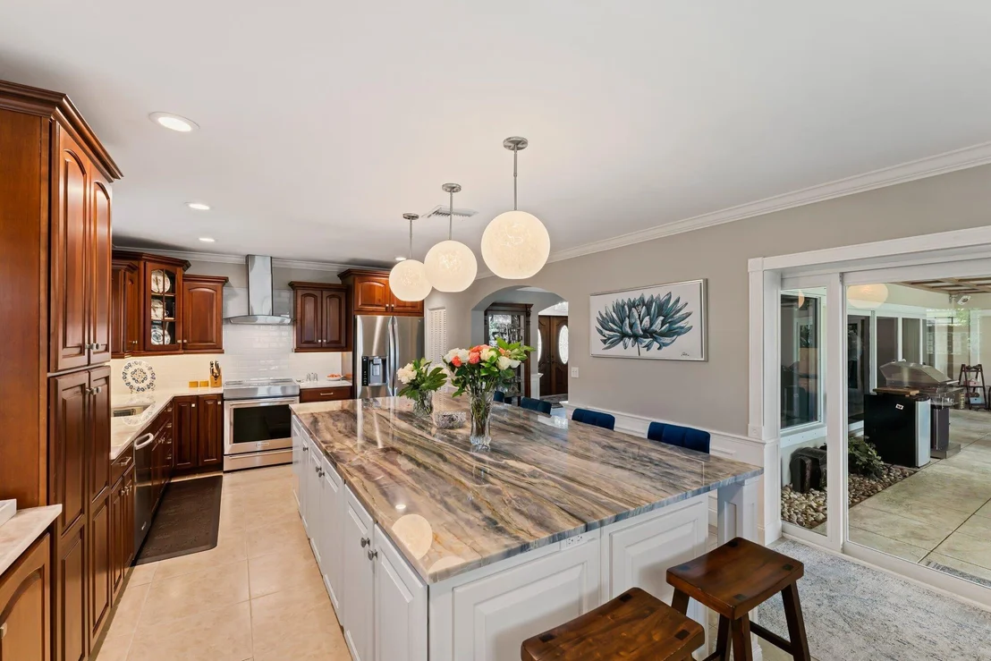 Photo of 230 Fairway W