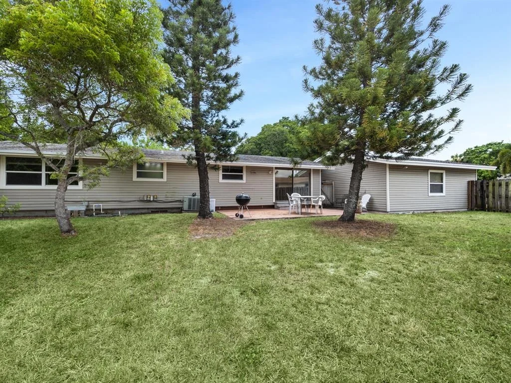 Photo of 5037 Lake Boulevard