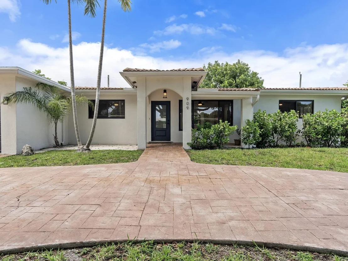 Photo of 909 SE 14th Drive