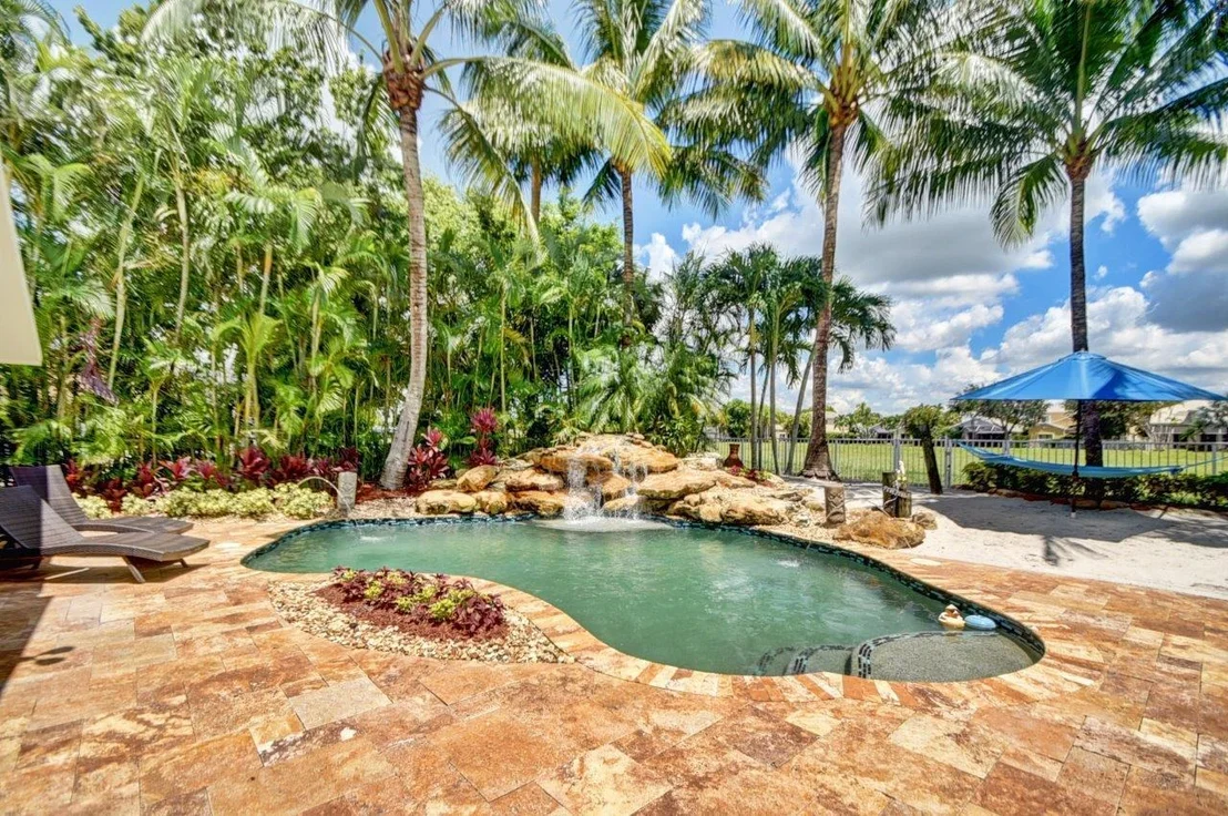 Photo of 4699 NW 7th Place