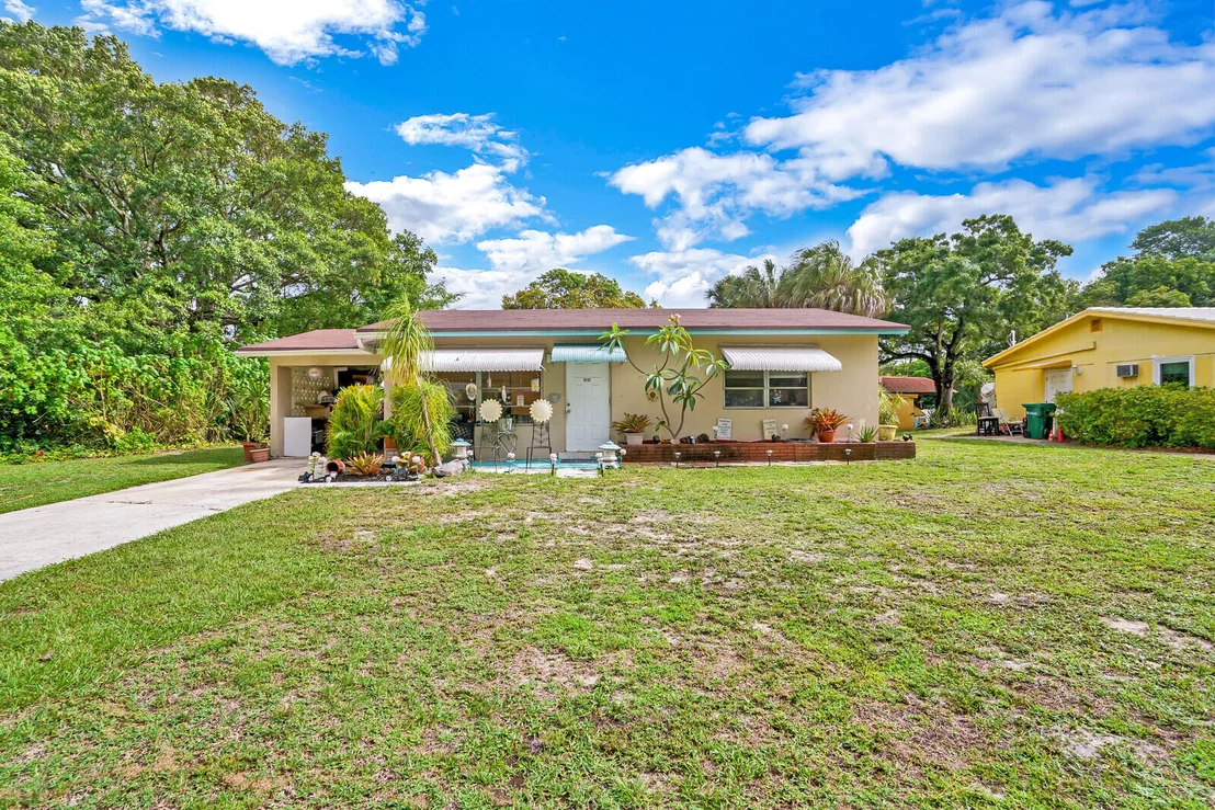Photo of 6131 Edwards Road