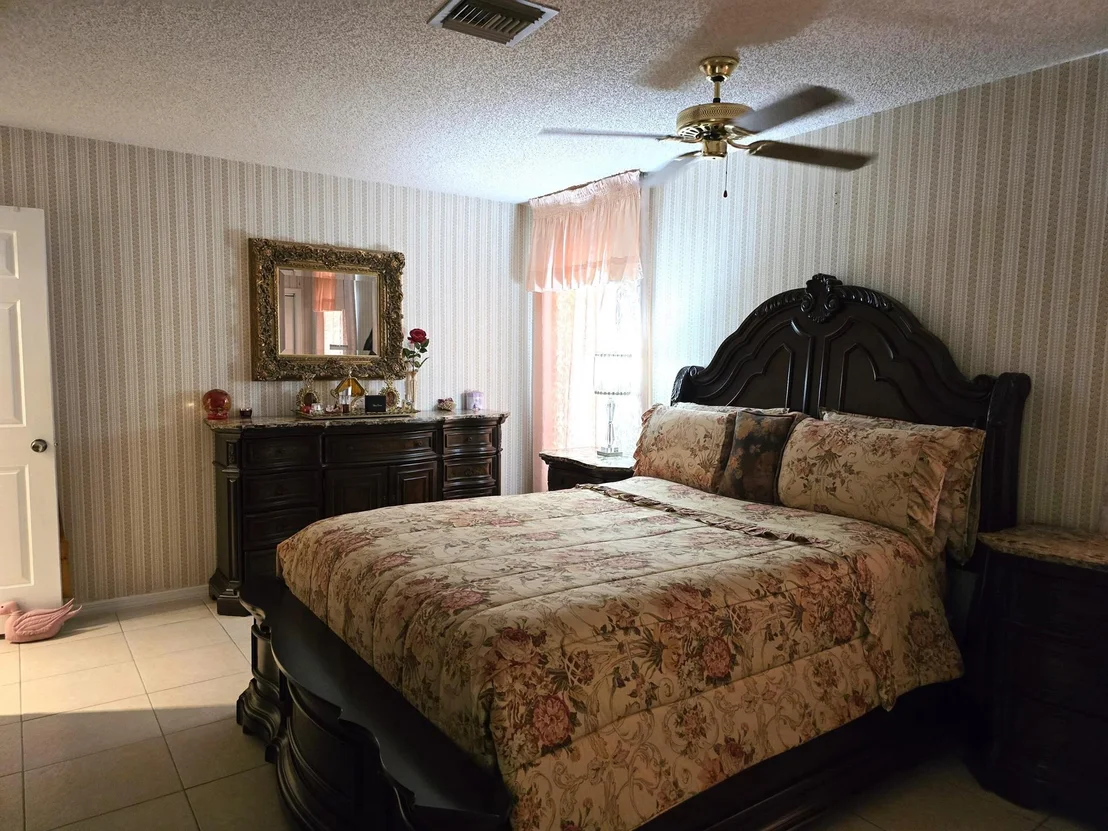Photo of 304 Knob Hill Boulevard
