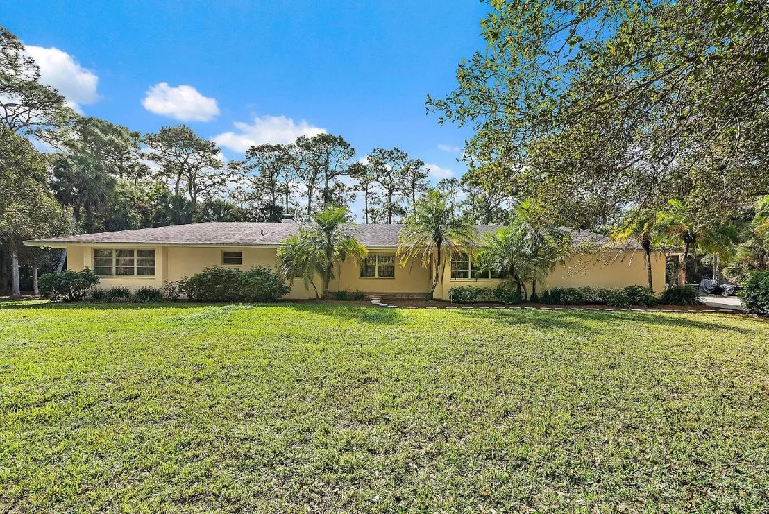 Photo of 16486 95th Avenue N