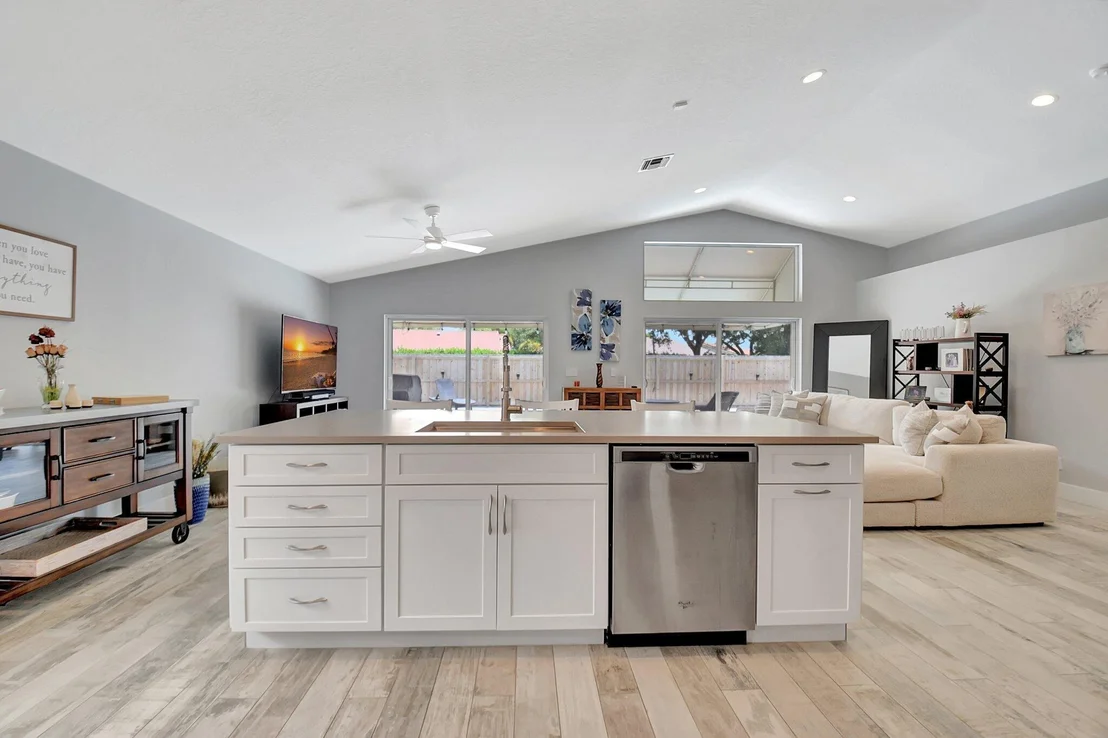 Photo of 8211 White Rock Circle