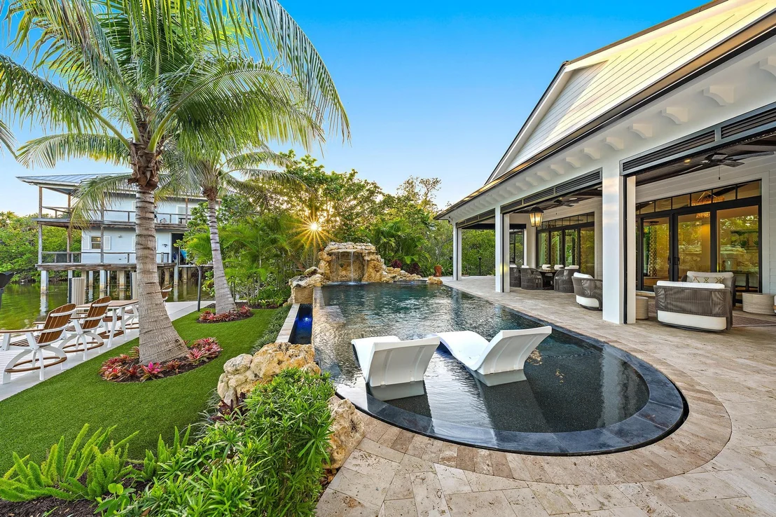 Photo of 942 Pompano Drive