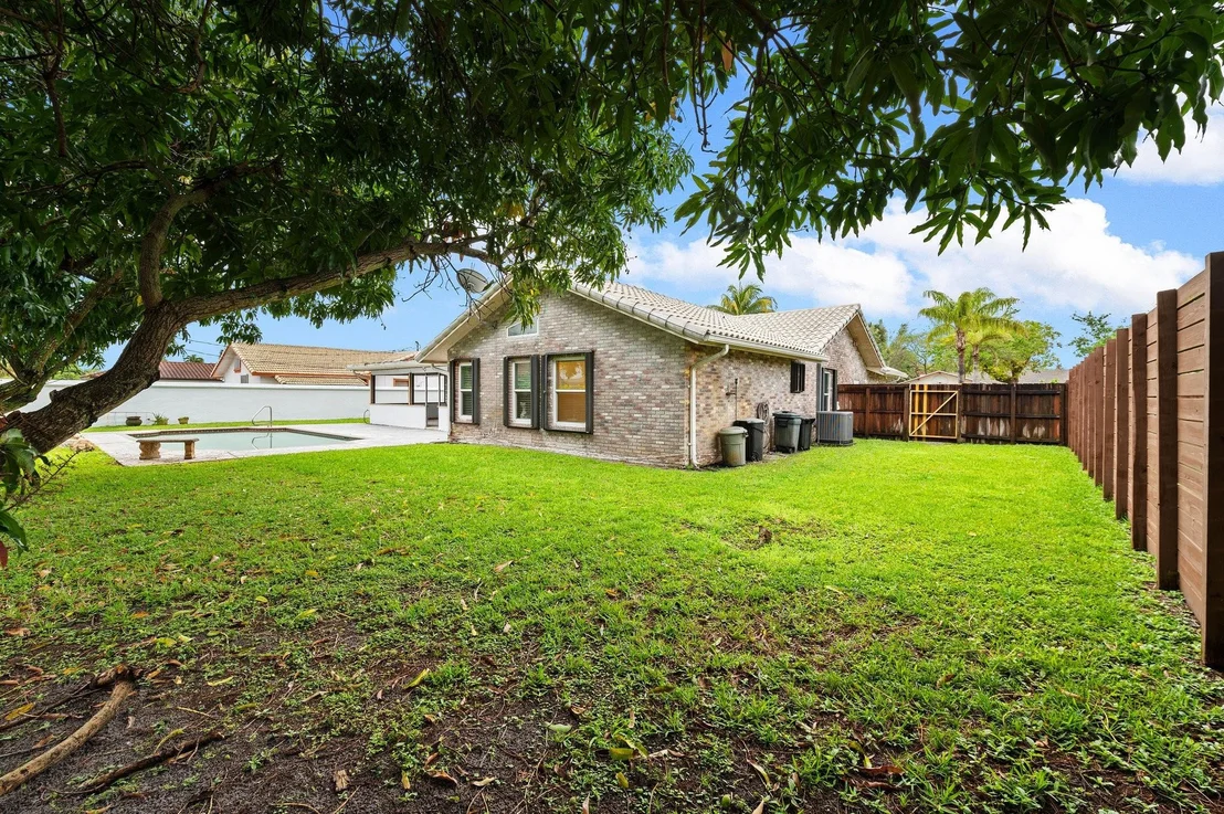 Photo of 41 W Palm Drive
