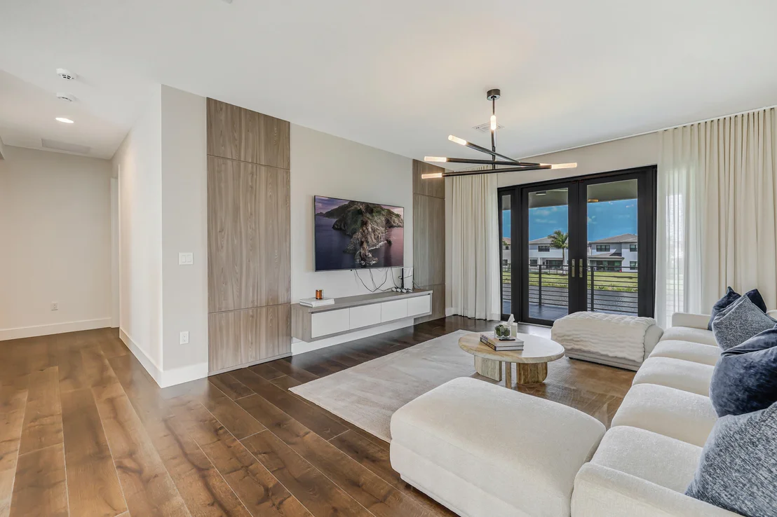 Photo of 8283 Royal County Down Road