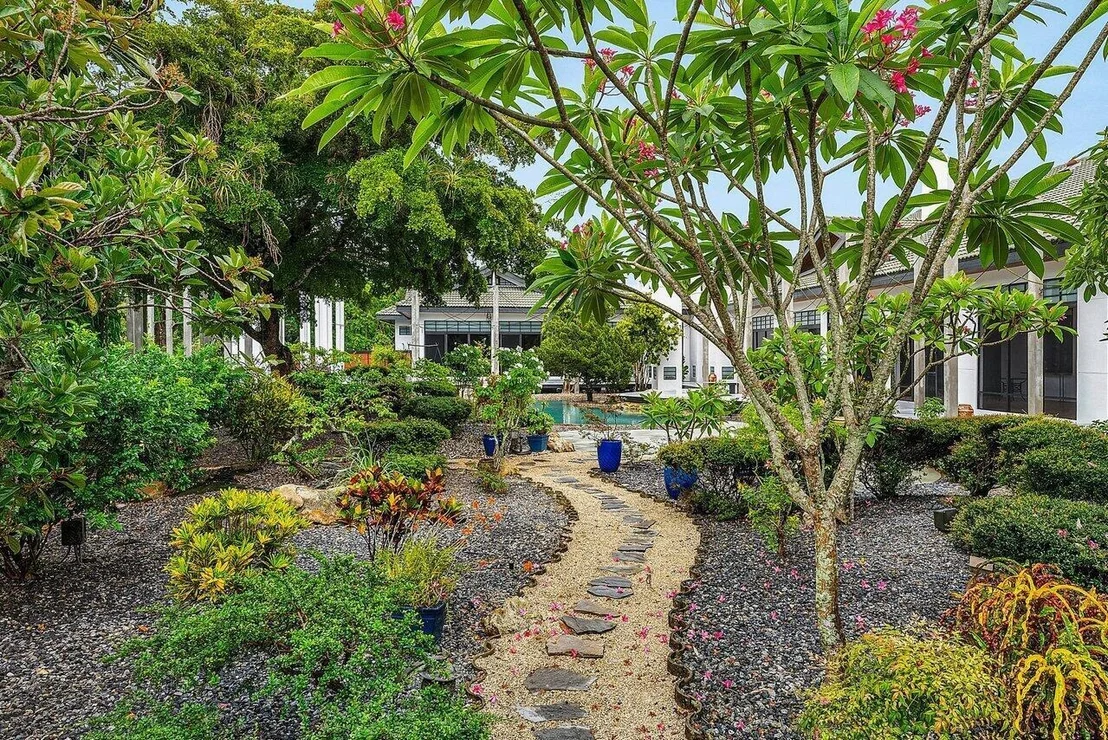 Photo of 8549 SURREY Lane