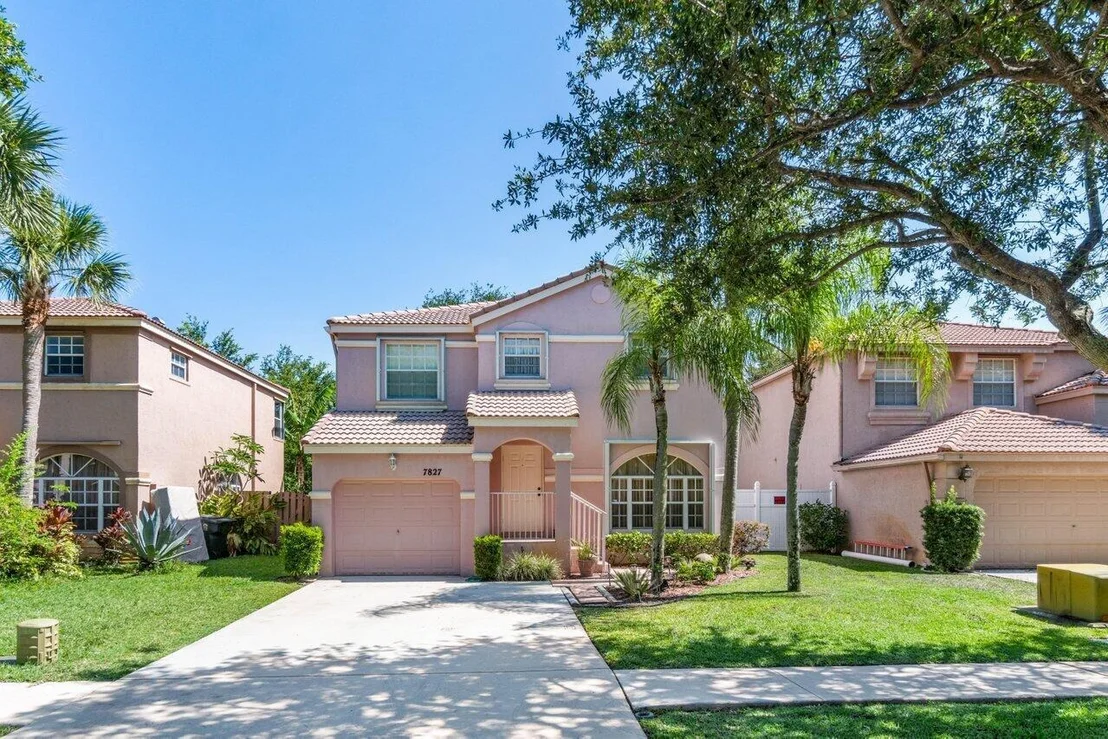 Photo of 7827 Oak Grove Circle