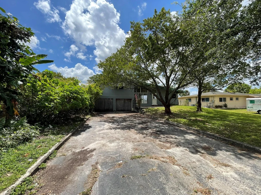 Photo of 705 E River Drive