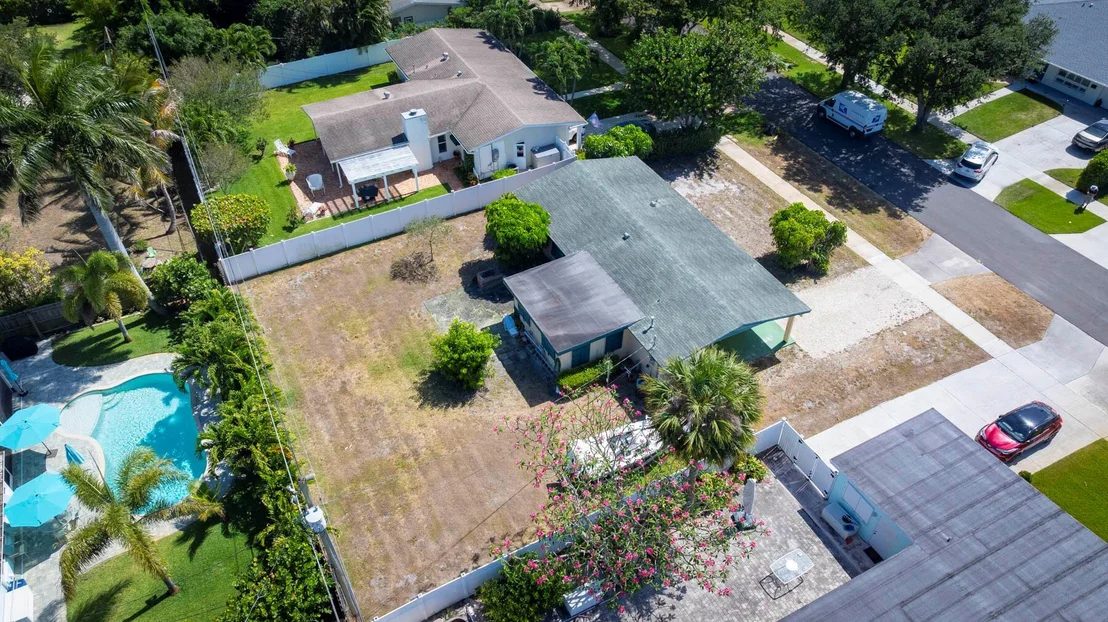 Photo of 736 Tradewind Drive