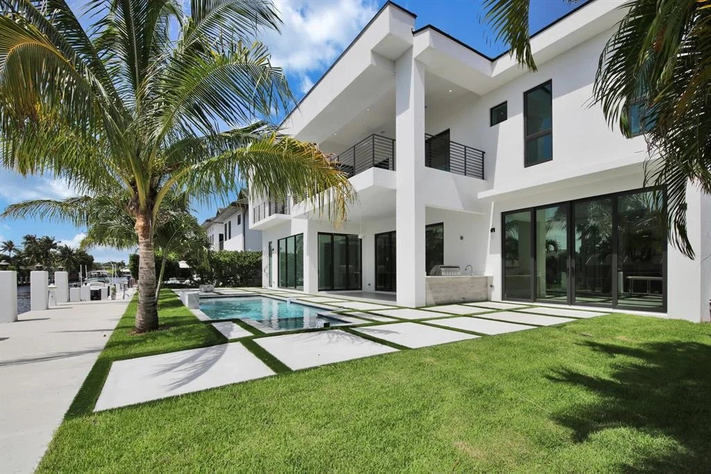 Photo of 960 Banyan Drive