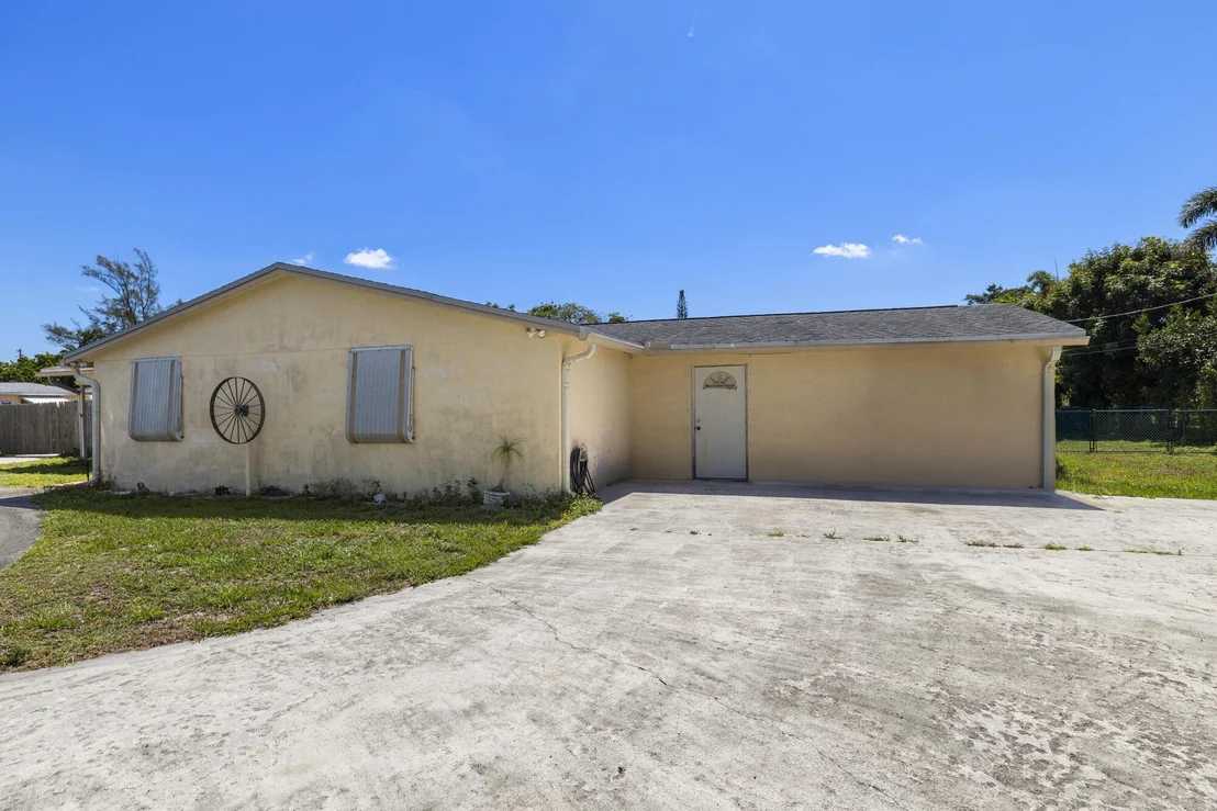 Photo of 4838 Coconut Road
